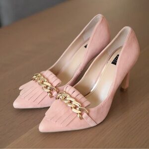 White house black market pink suede heels sz 7 EUC